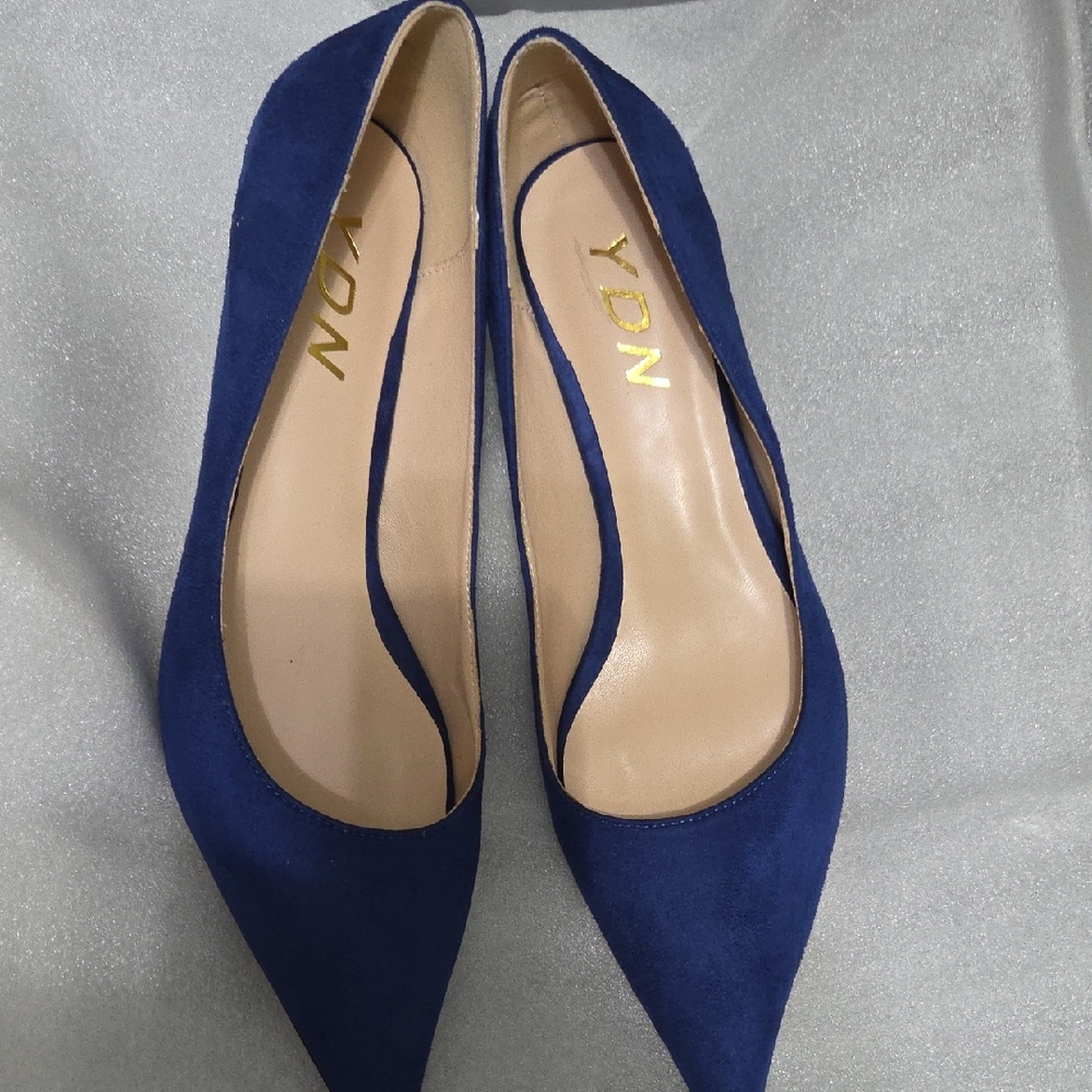 YDN Women's Pointed Toe Navy Suede Heels